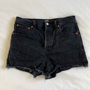 GUC Levi's Premium Ribcage Shorts, Size 31, Color Black Lake